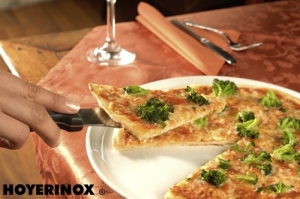 Pizza servieren mit dem Pizzamesser GASTRO XL